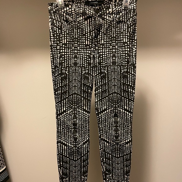 JBrand stretchy skinny jean. Size 26. Never worn. Black white design - Picture 2 of 5
